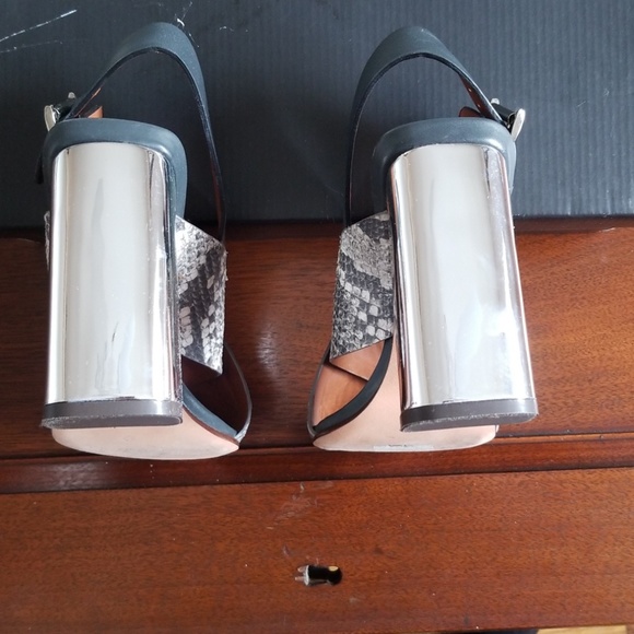 Rebecca Minkoff - Picture 3 of 3